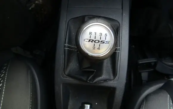 Volkswagen Polo IV 9N3 Gear lever shifter trim leather/knob 