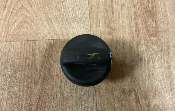 Citroen C8 Oil filler cap 9624939680