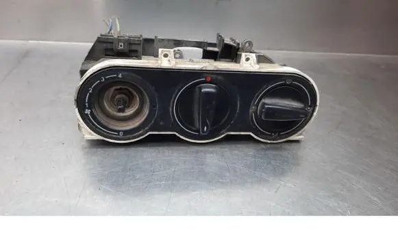 Volkswagen PASSAT B5 Air conditioning/heating control unit 