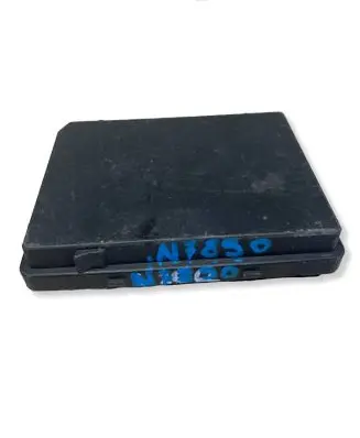 Renault Sandero I Fuse module 284B64435R 201104