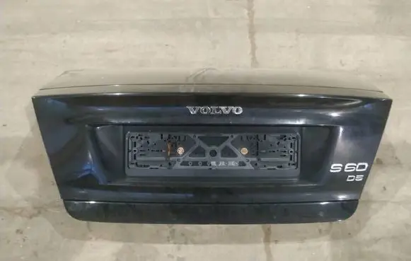 Volvo S60 Tailgate/trunk/boot lid juodas