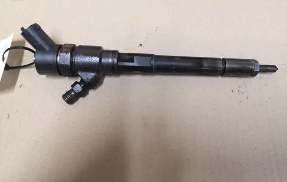Hyundai Tucson JM Fuel injector 0445110258
