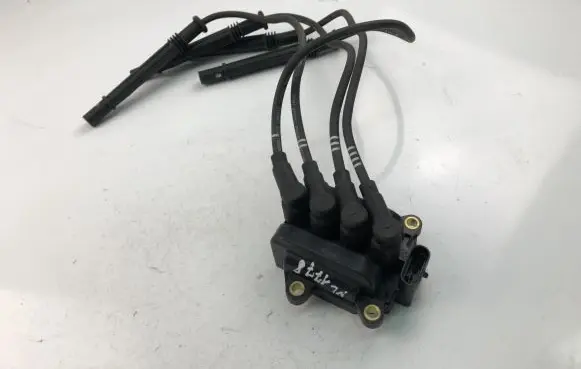 Renault Twingo II High voltage ignition coil 8200734204
