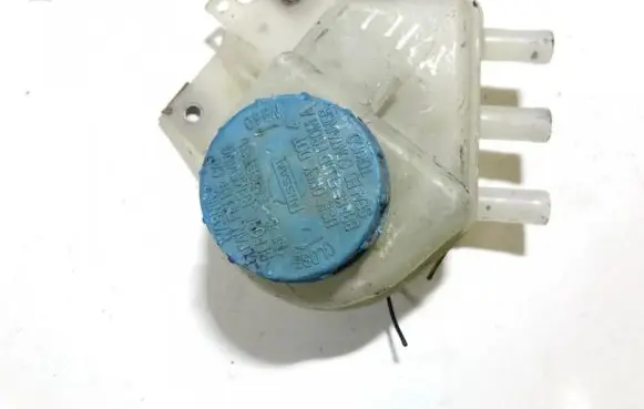 Brake fluid reservoir