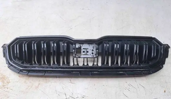 Skoda Kamiq Front bumper upper radiator grill 658853653C
