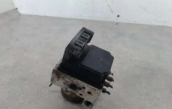 Nissan X-Trail T30 ABS Pump 47600AR005