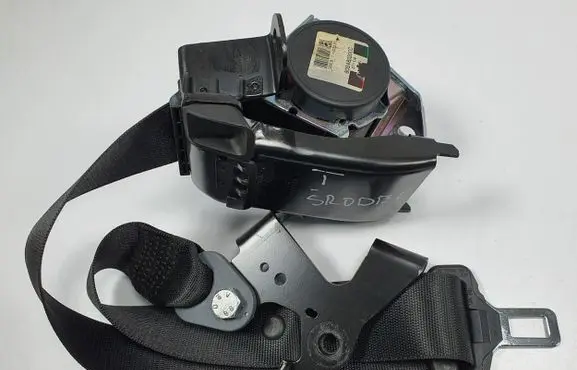 Mercedes-Benz A W169 Middle seatbelt (rear) 1698605485