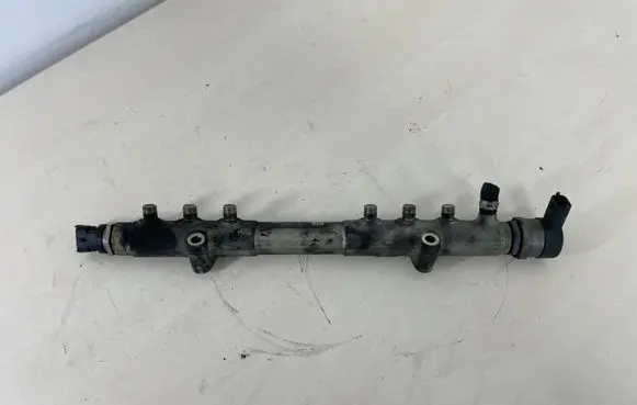 Volvo XC90 Fuel main line pipe 30757146 0445215023 30750409