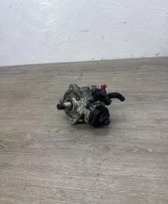 Skoda Superb B6 (3T) Fuel injection high pressure pump 03L130755L 0445010526 0928400768