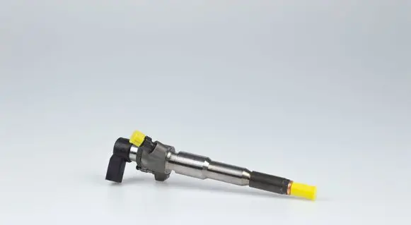Nissan Navara D23 Fuel injector 166000372R 04423649 1660000Q2F