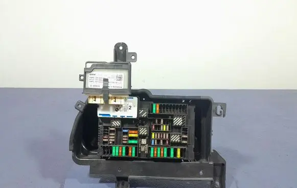 Alpine B3 B4 B5 B6 E90 E91 E92 E93 Fuse box set 5A4CFB0