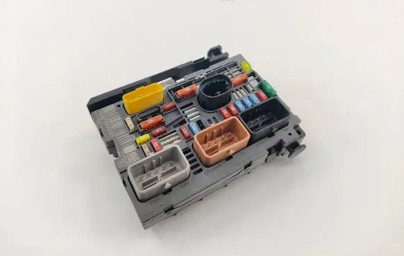 Citroen C4 Grand Picasso Fuse box set 9667044880