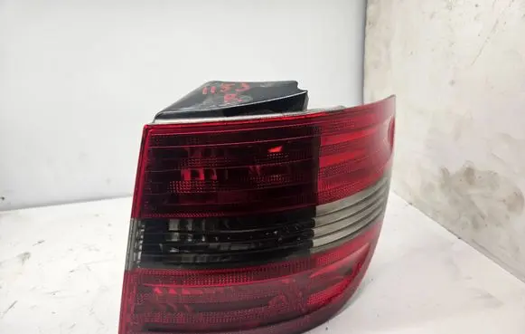 Mercedes-Benz B W245 Rear/tail lights A1698202464