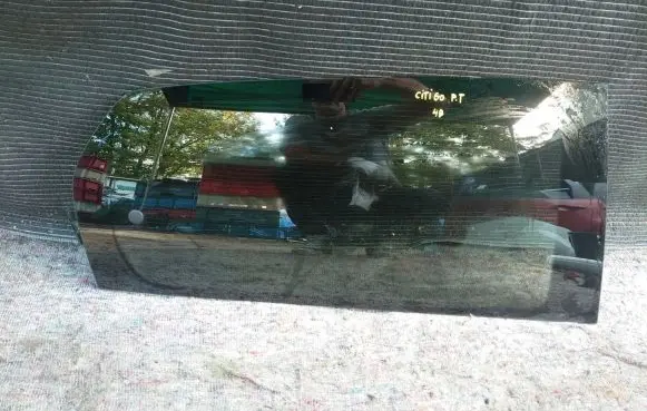 Skoda Citigo Sliding door window/glass 