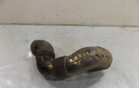 Opel Frontera A Air intake hose/pipe