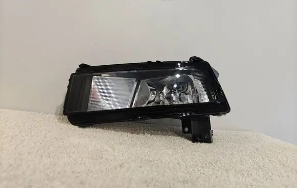Volkswagen Touran III Front fog light 5TA941661 10461010000