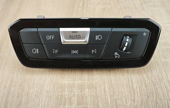 BMW 4 G22 G23 G24 G26 Light switch 5A16B19