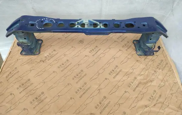 Ford Focus Front bumper cross member F0C172803 2217