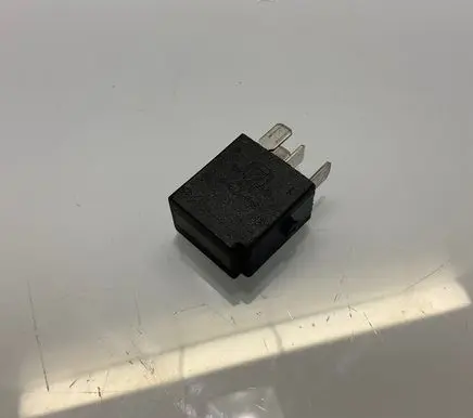 Mercedes-Benz CLS C219 Other relay 4RA00781300 12V20A
