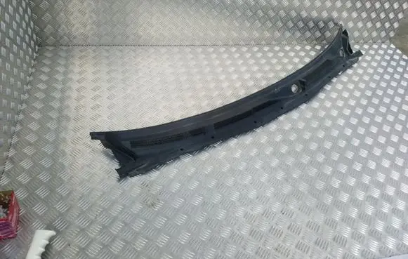 Nissan Maxima Wiper trim 668102Y915 L8665311100
