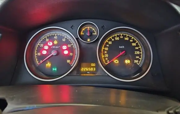 Opel Astra H Speedometer (instrument cluster) 13225986 IMPRK1533571