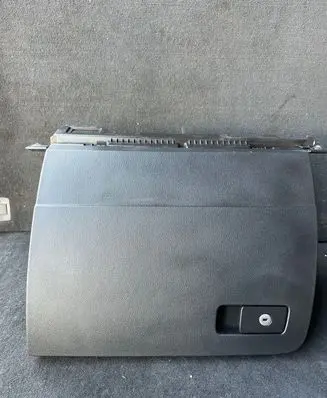 Volkswagen PASSAT B8 Glove box 09225001 09225004