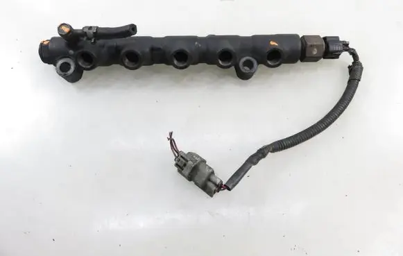 Toyota Avensis T220 Fuel main line pipe 