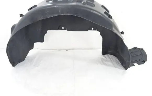 Rear arch fender liner splash guards