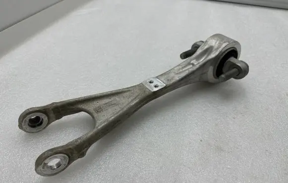Tesla Model S Rear upper control arm/wishbone 142042199G CC22223000436