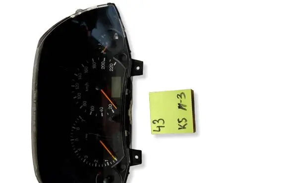 Ford Focus Speedometer (instrument cluster) 663336