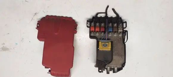 Peugeot 308 Fuse box set 9662286080