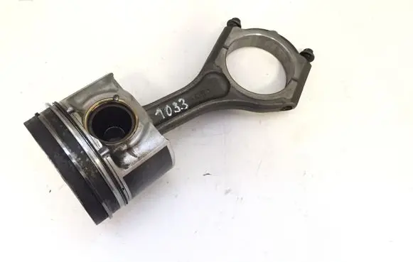 Subaru Outback Piston with connecting rod