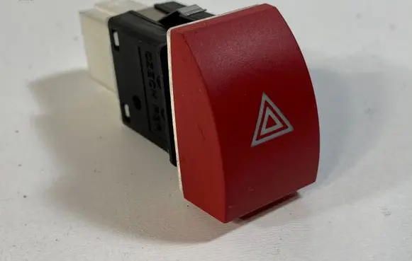 Skoda Octavia Mk2 (1Z) Hazard light switch 1Z0953235A