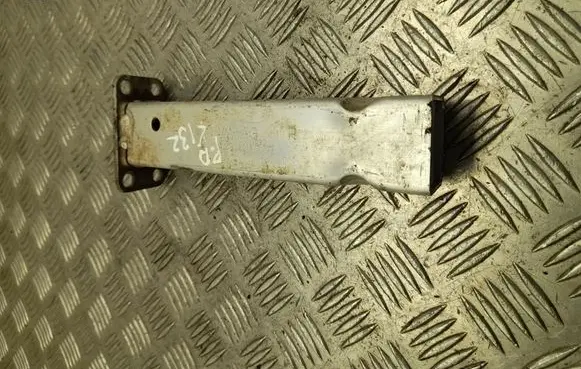 Volkswagen Touareg III Engine mounting bracket 4M0802038C
