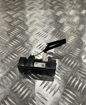 Seat Arona AUX in-socket connector 575035222