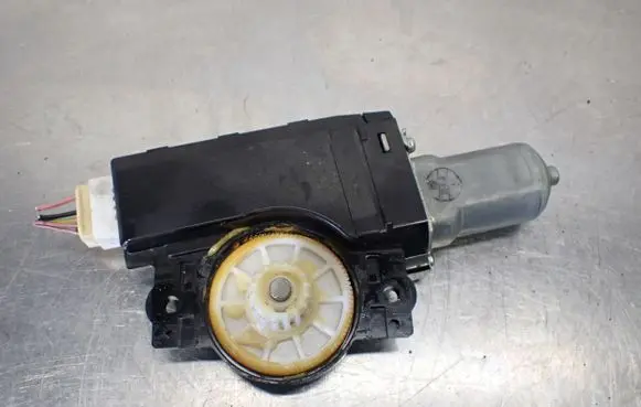 Suzuki Grand Vitara II Sunroof motor/actuator 
