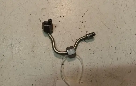 BMW 3 E90 E91 Fuel injector supply line/pipe