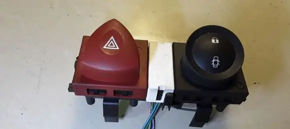 Renault Megane II Hazard light switch 8200095493 88040001