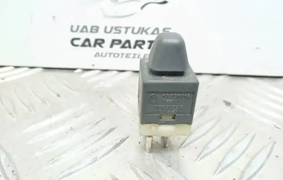 Volvo S40, V40 Wing mirror switch