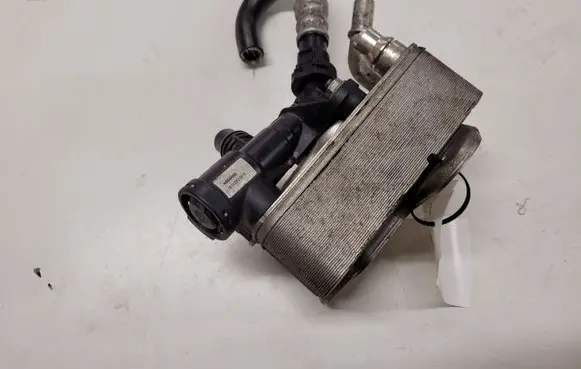 BMW X6 E71 Engine oil radiator 172178040806 N4830004 2265832