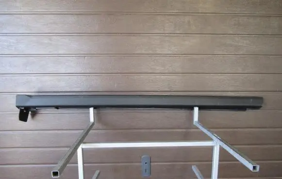 Front sill (body part)
