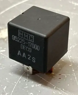 KIA Sorento Other relay 9522517000 AA2S 0E00