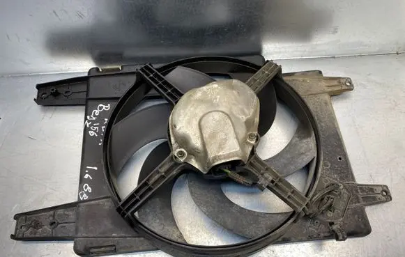 Alfa Romeo 156 Radiator cooling fan shroud 8240159