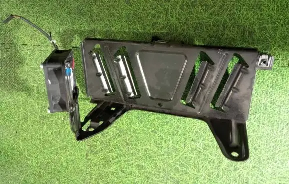 BMW 7 F01 F02 F03 F04 Sound amplifier holder/bracket 9153135