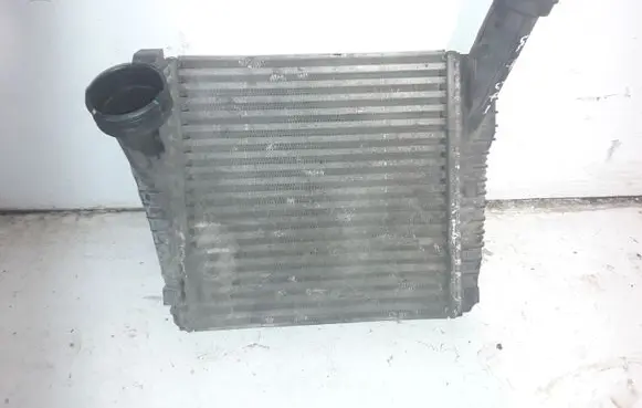 Audi Q7 4L Intercooler radiator 7L6145804