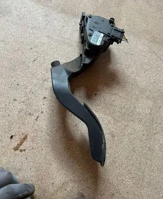Audi A6 S6 C5 4B Accelerator throttle pedal 8D1721523F 6PV00837003