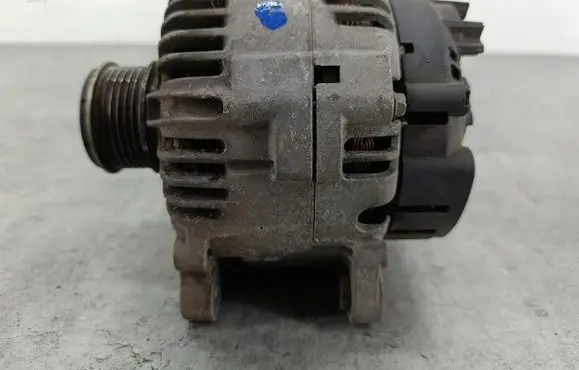 Volkswagen PASSAT B6 Generator/alternator 021903026L