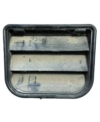 Volvo S80 Quarter panel pressure vent 