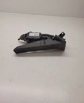 Volkswagen Touran I Accelerator throttle pedal 1T1721503H 6PV00868900