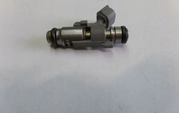 Peugeot 207 Fuel injector IPM012KFU
